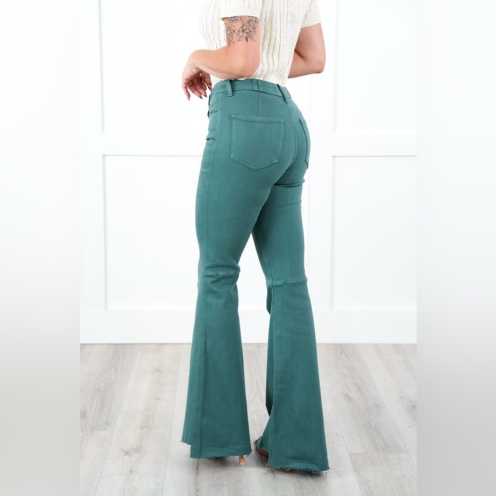 Vervet - Green Wide Leg Flare Jeans with Vintage Raw Hem NWT - Picture 9 of 16